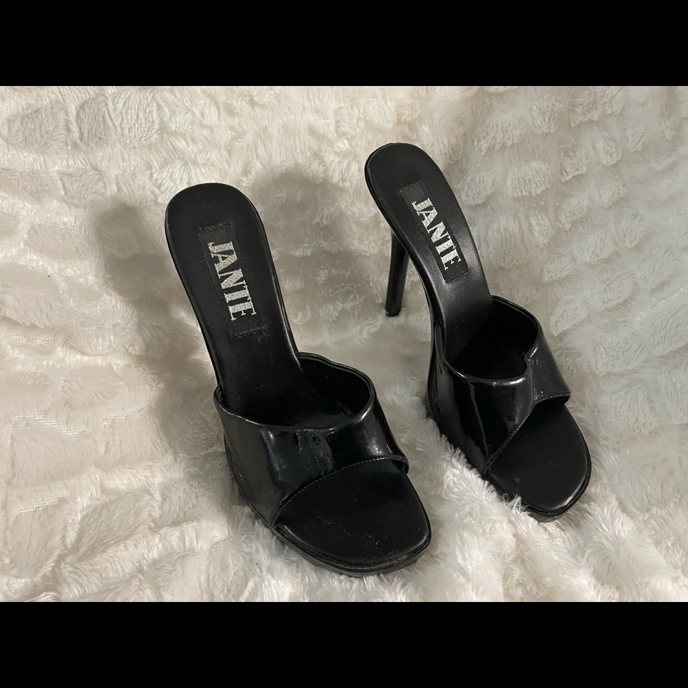 Practically new condition-shoes for those sexy moments!